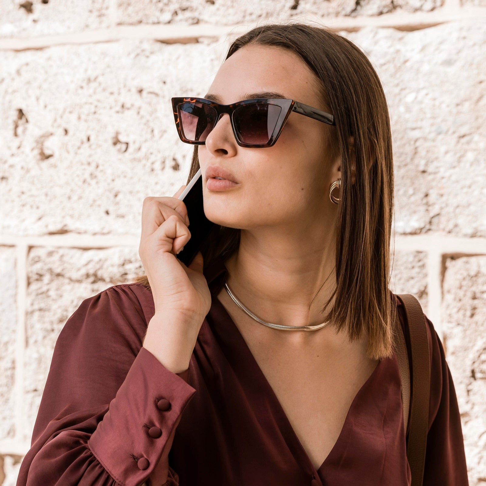 Top Sunglasses for Triangle Face Shapes: Style Guide