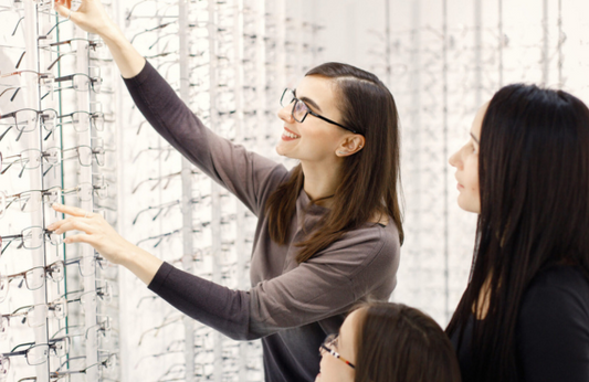 Choosing Glasses for Heart-Shaped Faces