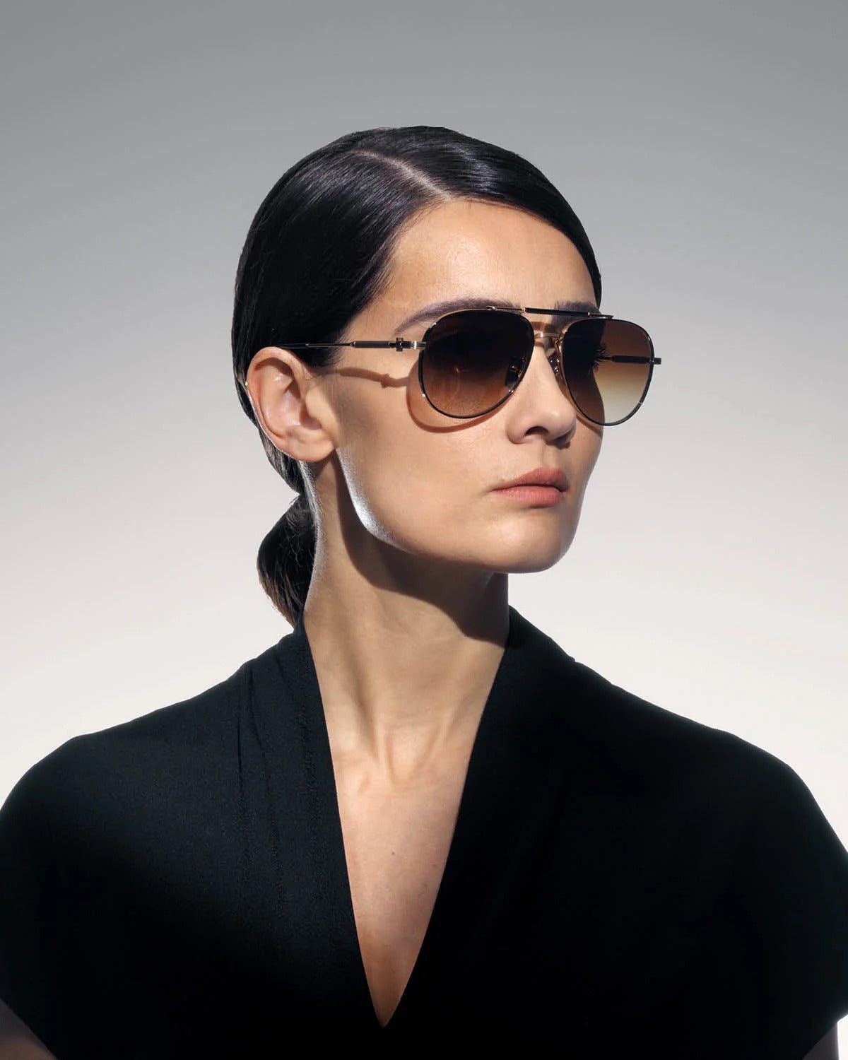 AKONI AKS202A HYDRA GLD BLK 59 SUNGLASSES